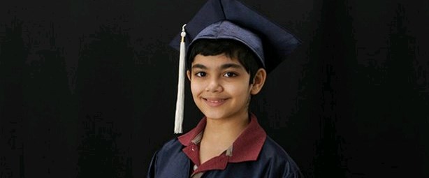 Photo of 11 yaşında nasıl 3 diploma aldı? İşte mucize çocuğun hikayesi