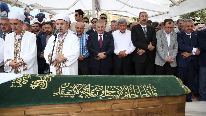 Photo of Milli Savunma Bakanı’nın acı günü