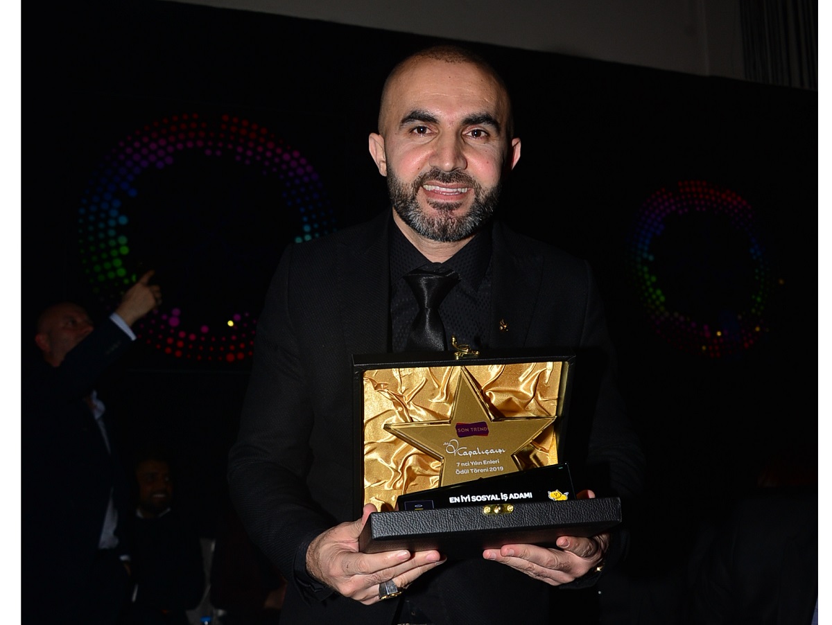 Photo of Hakkı Akdeniz: Ödülü annem adına alıyorum